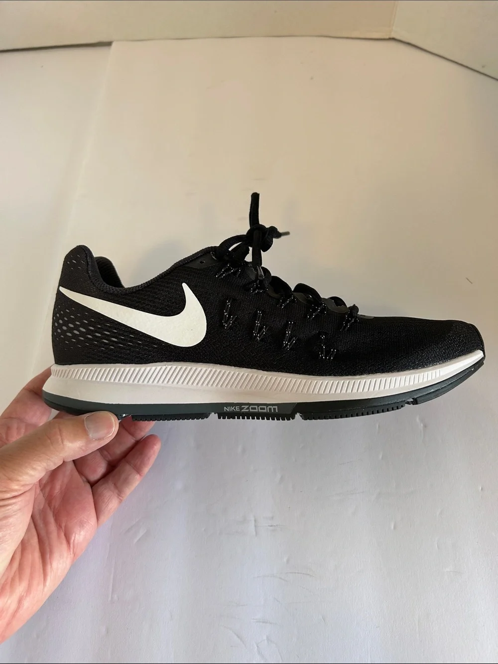 Nike WOMEN’s Black and White Athletic Running Shoes NIKE AIR ZOOM PEGASUS 33